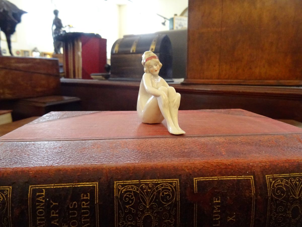 Art Nouveau Porcelain Sitting Bathing Beauty